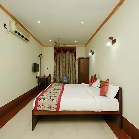 Oyo 5811 Seacom Inn Ymca Esplanade Kolkata Bagian luar foto