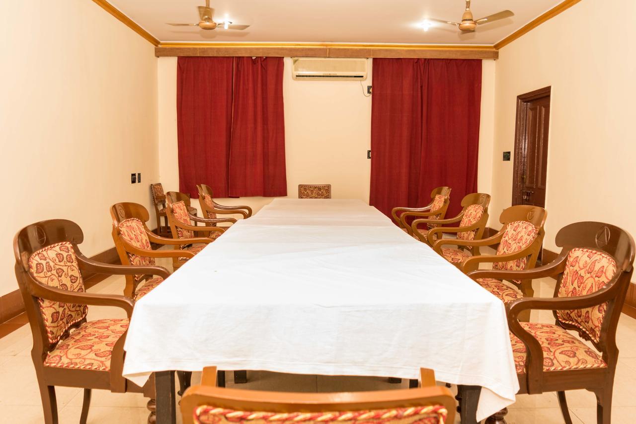 Oyo 5811 Seacom Inn Ymca Esplanade Kolkata Bagian luar foto